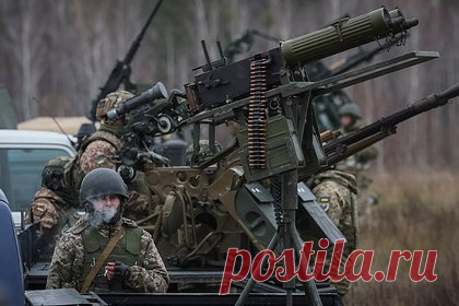 «Пугающе» Илон Маск высказался о поставках боеприпасов Украине и их последствиях. Американский миллиардер Илон Маск назвал пугающей нехватку снарядов в США из-за поставок оружия Вооруженным силам Украины (ВСУ). Таким образом он прокомментировал слова бизнесмена Дэвида Сакса о том, что о дефиците боеприпасов впервые было написано еще год назад, однако проблема так и не была решена.