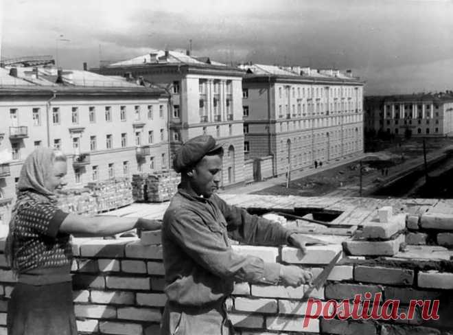 Русские строили эту страну. Человейники в России. Переселение народов? Возможно | Хозяйство Воронова | Дзен