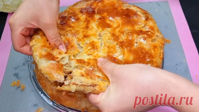 Слоёные пирожки-лепёшки с мясной начинкой. Один раз попробовав, Вы будете просить ещё и ещё |... Ингредиенты: мука - 500 гр., теплая вода - 200 мл., яйцо - 1 шт., соль - 0,5 ч. л. фарш - 250 гр., лук - 2 шт., соль и перец по вкусу, сливочное масло - 100 гр. для смазки. Готовьте с удовольствием...