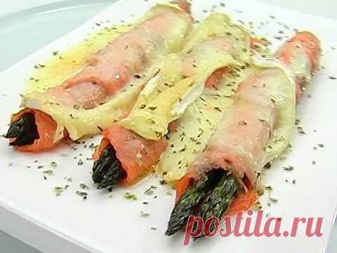 Рулетики из лосося и спаржи | Домашняя кулинария