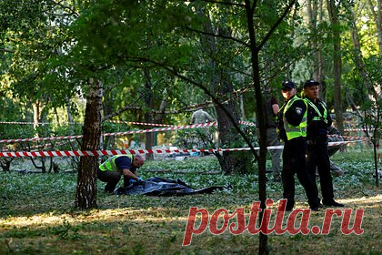 Разгадка тайны пропавшей более полувека назад женщины шокировала ее близких. Полицейские во Флориде установили личность женщины, чье тело обнаружили в сундуке 53 года назад. Все эти годы полицейским не удавалось выяснить обстоятельства случившегося. И лишь благодаря расширенному анализу ДНК детективы выяснили, что погибшая — мать пятерых детей, а убийцей, вероятнее всего, является ее муж.
