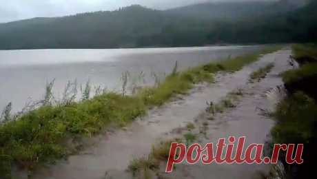 В Бурятии вода перелилась через дамбу водохранилища. Мэр Бурятии Алексей Цыденов сообщил о переливе воды через дамбу Хонхолойского водохранилища. Сообщение об этом размещено в его Telegram-канале. &quot;В зоне риска пять населенных пунктов. Техника для отсыпки привлечена, но риск остается. ...