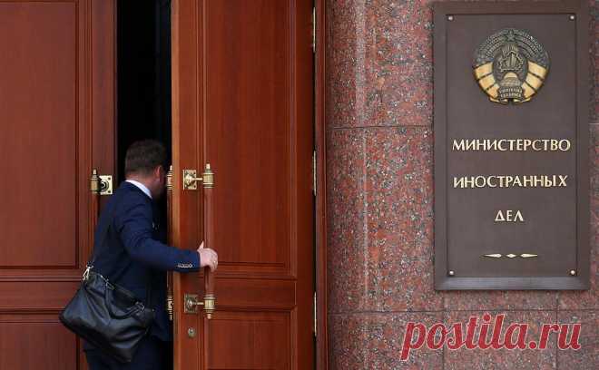 Белоруссия вызвала дипломата Польши из-за акции в Варшаве. МИД Белоруссии вызвал временного поверенного в делах Польши в связи с акцией, которую планируют провести 9–10 августа в Варшаве, сообщил пресс-секретарь ведомства Руслан Варанков
 
 По информации МИДа, мероприятие на площади Пилсудского и в Варшавском университете нацелено на нанесение ущерба Белоруссии.