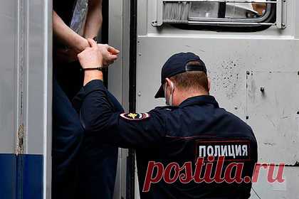 Омоновцу ужесточили наказание за оставивший россиянина инвалидом спарринг. Суд после отмены в кассационном порядке ранее состоявшихся судебных решений ужесточил наказание бывшему командиру отделения оперативного взвода оперативной роты отряда особого назначения управления МВД России по Тюменской области. Суд заменил ему условный срок на четыре года колонии общего режима.