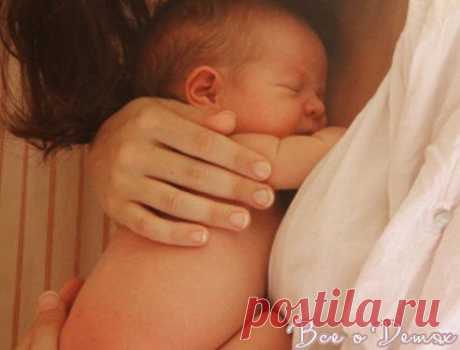 Если бы можно было сохранить запах ребенка, как фото... Потом открывать и вдыхать аромат... Этот запах, молока и детства.... И снова отправляться в ту минуту, когда держала на руках крохотный комочек...