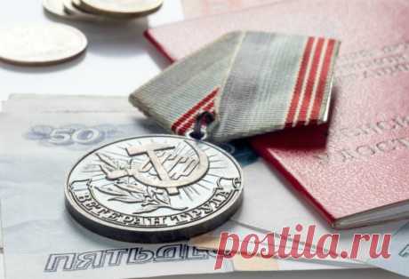 40 лет стажа – какая прибавка к пенсии положена Многие граждане жалуются на то, что им ничего не прибавили за сорокалетний стаж. Поэтому считаю необходимым немного прояснить ситуацию ...
