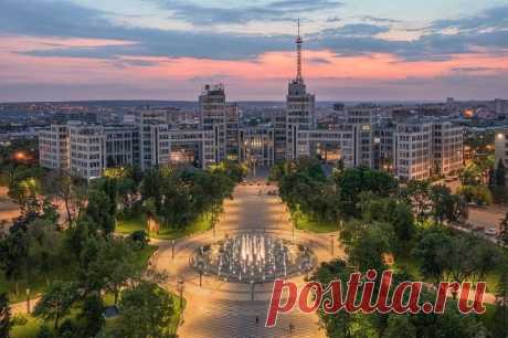 Шевченковский район Харькова на Украине остался без газа. Ранее в городе прозвучали взрывы.