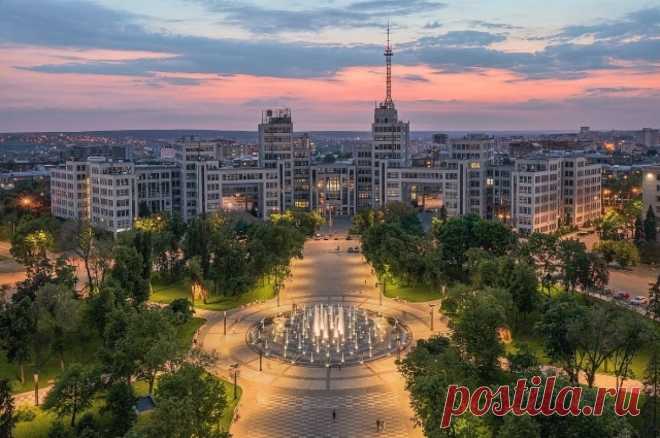Шевченковский район Харькова на Украине остался без газа. Ранее в городе прозвучали взрывы.