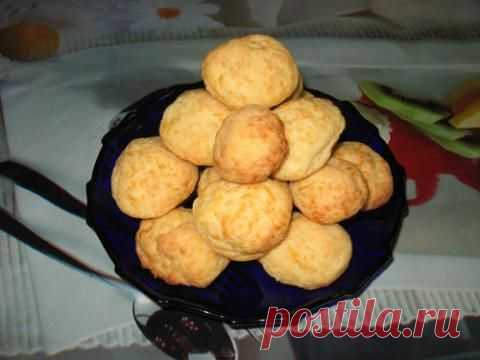 Мини-булочки с сыром и чесноком.