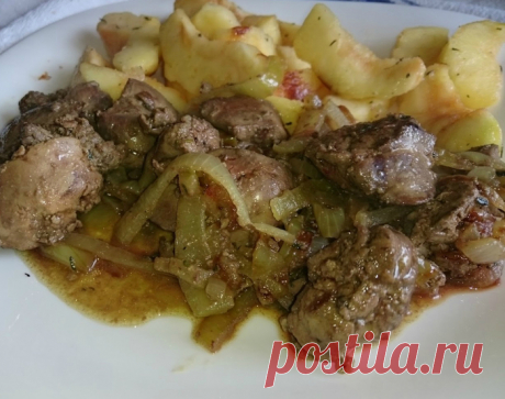 Печень Куриная с Грушами Это простое и очень выразительное на вкус блюдо..  Потребуется -700 г куриной печенки , -2 луковицы -4 большие твердые груши, -2 столовые ложки сливочного масла -2 столовые ложки смальца или масла -ще…