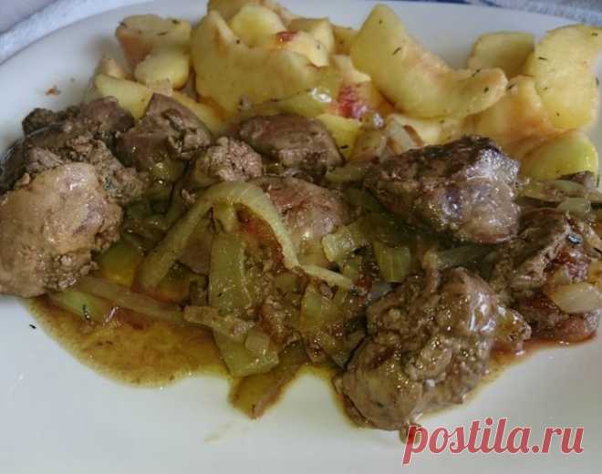 Печень Куриная с Грушами Это простое и очень выразительное на вкус блюдо..  Потребуется -700 г куриной печенки , -2 луковицы -4 большие твердые груши, -2 столовые ложки сливочного масла -2 столовые ложки смальца или масла -ще…