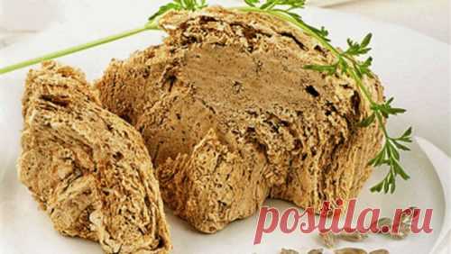 ОЧЕНЬ ВКУСНАЯ ХАЛВА — ДОМАШНЯЯ, БЕЗ САХАРА Рецепты очень просты, в отличие от магазинных сладостей, домашняя халва готовится только из природных продуктов.
ХАЛВА ИЗ СЕМЯН ПОДСОЛНЕЧНИКА
1 стакан очищенных подсолнечных семечек,
¾ стакана изюма,
2-3 столовые ложки нерафинированного подсолнечного масла. Оно придаст халве аромат и вкус.
Приг