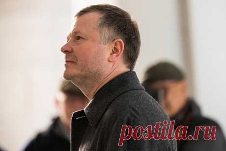 Франция отказалась экстрадировать украинского олигарха Жеваго. Суд французского города Шамбери вынес решение об отказе в экстрадиции бизнесмена Константина Жеваго на Украину. Апелляционный суд вынес такое заключение, посчитав, что Украина сейчас «не в состоянии обеспечить суд, гарантирующий основные свободы». Жеваго был задержан в конце декабря 2022 года на курорте Куршевель.