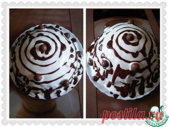 Торт бисквитный со сметанным кремом
Самый простой бисквит в сочетании со сметанным кремом и различными добавками (бананы, ягоды, орехи и т. д.), оформленный особым образом, стал постоянным гостем на всех наших семейных праздниках. Торт рождён он из различных подобных рецептов, только внешний вид и пропорции путем проб и ошибок были доведены до 