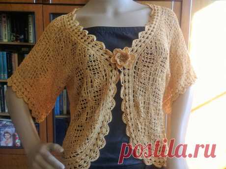 knitted bolero crochet, for women, gold color Crocheted crocheted bolero in a romantic style. Light and airy will give femininity and elegance to the image. Bolero can be worn over a dress or sundress. It looks beautiful both with a skirt, and with trousers.   size: S-M Color is gold Material: viscose silk.
