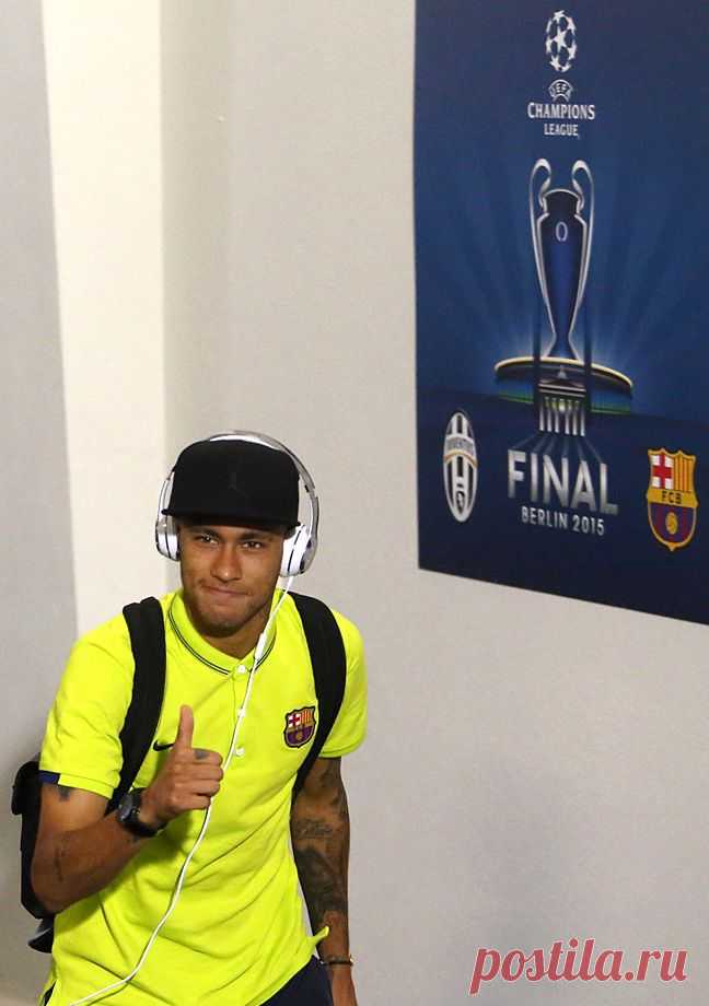 "Барселона" завоевала кубок Лиги чемпионов - Чемпионат