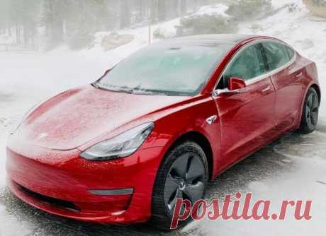 Блогер испытал климат-контроль Tesla Model 3: мужчина провел морозную ночь в электрокаре