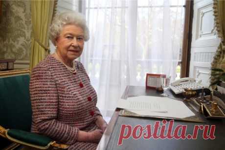 Елизавета II вернулась к работе и провела виртуальные аудиенции из Виндзорского замка
