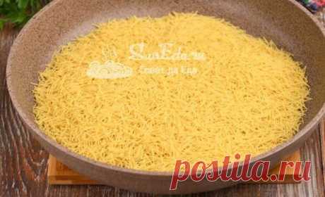 Быстрый вкусный ужин из простых продуктов - 3 отличных варианта - Будет вкусно - Социальная сеть "МТ.RU" Соединяю простые продукты и в итоге получается отличный вкус. К таким блюдам не надо готовить отдельно гарнир, все готовится вместе с мясом или мясными продуктами и на одной сковороде. Это ускоряет и упрощает процесс приготовления. 1. Жареная вермишель. Универсальное блюдо. Вермишель можно Подписывайтесь, читайте, комментируйте, ставьте лайки