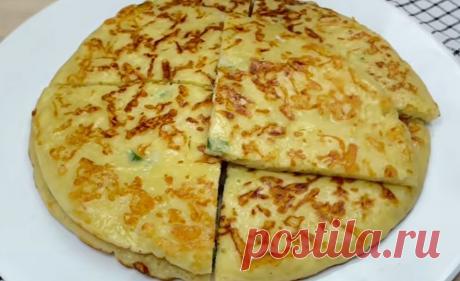 Готовлю каждый день! Легкий и быстрый: вкусный сырный пирог на завтрак Рецепт относится к одним из самых простых и легких. Такой сырный пирог готовится за несколько минут, получается сытный завтрак или перекус. Для приготовления вам потребуются такие ингредиенты: яйца, 2 шт; молоко теплое, 300 мл; мука и тертый сыр по 200 г; разрыхлитель, 1 ч.л; соль, перец, свежая зелень. Процесс приготовления Зелень берите самую разную, отлично […]