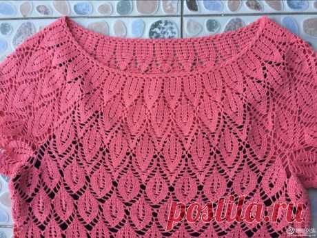 Платье с круглой кокеткой крючком