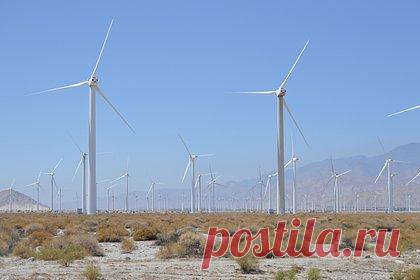 В Европе доля энергии из возобновляемых источников впервые обогнала долю газа. Доля электроэнергии, полученной в Евросоюзе с помощью газа, впервые стала ниже, чем доля выработанной солнцем и ветром. Ветряные и солнечные электростанции сгенерировали в прошлом году 22 процента электроэнергии в ЕС, газовые — 20 процентов, а угольные — 16 процентов. Проблемой стала засуха.