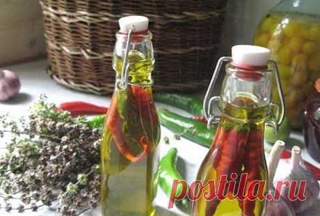 Растирка из перцового масла для больных суставов - Журнал для женщин Ноют суставы? Поможет перцовое масло! Делается оно из горького перца и хорошо помогает при радикулитах, миозитах, невралгиях, ревматизме. Для приготовления растирки необходимо взять десять стручков свежего красного перца, помыть их, отрезать хвостики и перемолоть на мясорубке. Получится около стакана измельченной массы. Переложить ее в литровую банку, добавить туда 2 стакана растительного масла и поставить настаиваться […]