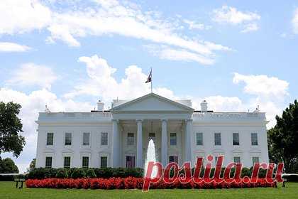 В США призвали отчитаться об обнаружении кокаина в Белом доме. Сенатор Том Коттон — республиканец, от штата Арканзас — обратился к директору Секретной службы США Кимберли Читл с просьбой обнародовать обстоятельства, при которых в западном крыле Белого дома обнаружили кокаин. Коттон подчеркнул, что ведомство еще не уточнило, где именно в западном крыле нашли вещество.