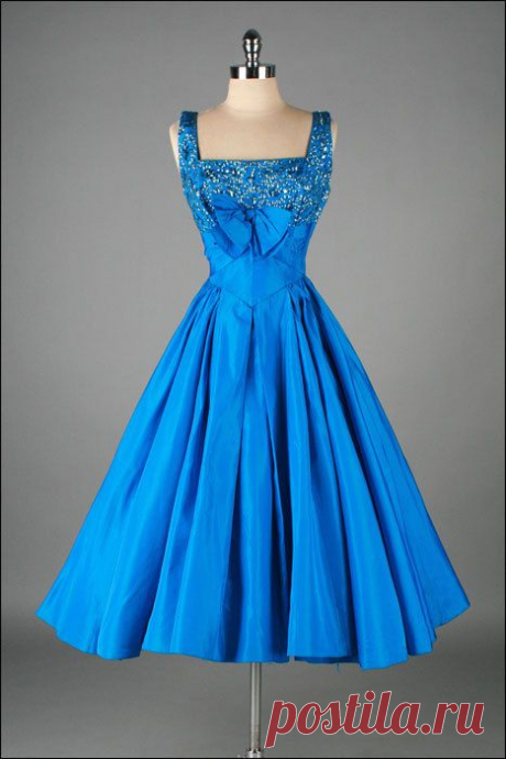 Vintage 1950s Dress . WILL STEINMAN . Blue Taffeta . Sequins . 3150