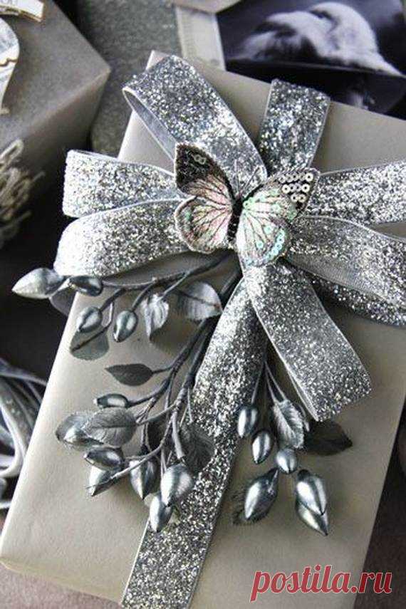 The 50 Most Gorgeous Christmas Gift Wrapping Ideas Ever - family holiday.net/guide to family holidays on the internet