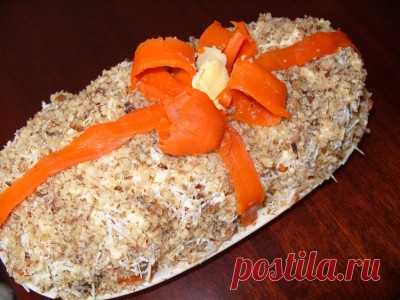 Салат-торт из курицы с грецкими орехами : Салаты