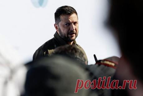 Зеленский призвал Евросоюз к самостоятельности. Президент Украины Владимир Зеленский связал сокращение поддержки Киева с «политическим штормом» в США и призвал Евросоюз (ЕС) действовать в этих условиях самостоятельно. Об этом он заявил, выступая на саммите Европейского политического сообщества в Гранаде. Зеленский подчеркнул, что Европа «должна быть сильной».