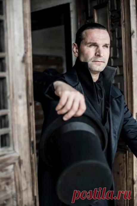 Виктор Добронравов