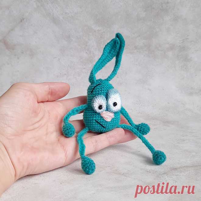 PDF Пучеглазик крючком. FREE crochet pattern; Аmigurumi toy patterns. Амигуруми схемы и описания на русском. Вязаные игрушки и поделки своими руками #amimore - зверюшки, зайка и котик, заяц с котом, зайчик, кролик, зайчонок, котёнок, крольчонок.