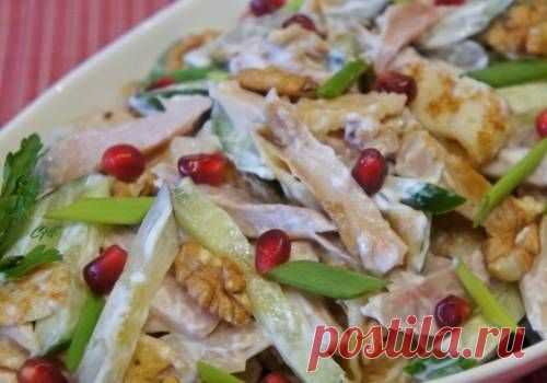 Салат с блинчиками и курицей / Простые рецепты
