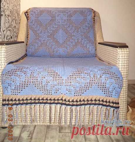 Ажурная накидка на кресло крючком. Работа Анны