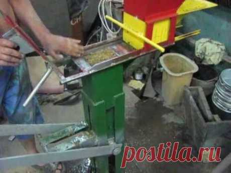 Брикеты из опилок (briquettes from sawdust ) - YouTube