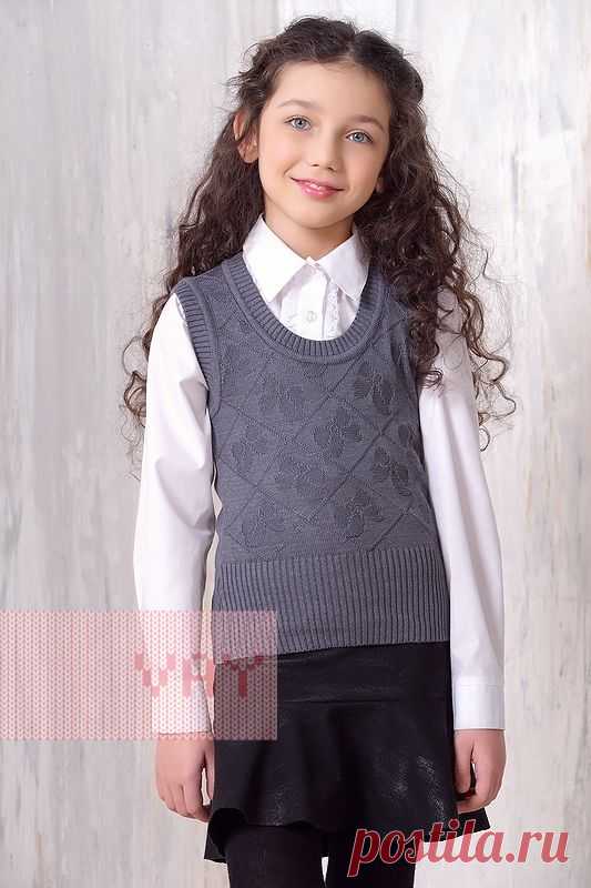 Школьная форма от марки VAY. Школьная жилетка для девочек от VAY (артикул 751), цветовое решение серый. Ещё больше школьной формы марки ВЭЙ на наших сайтах. Официальное представительство бренда VAY: купить в розницу в магазине Согревай.ру https://www.sogrevay.ru, оптовые закупки на Ньювэй.ру https://www.newvay.ru