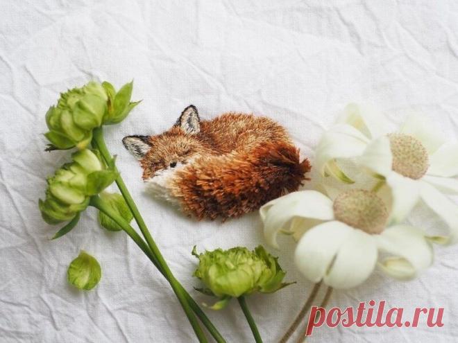 Пушистая вышивка – так и хочется погладить хвост лисенку или потрепать гриву льву | MIAZAR | Яндекс Дзен