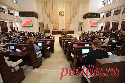 Белоруссия приняла закон об изъятии денег у богатых. Палата представителей Национального собрания Белоруссии приняла во втором чтении закон о повышении с 13 до 25 процентов ставки подоходного налога для граждан с доходом выше 200 тысяч белорусских рублей (5,7 миллиона российских рублей). Депутаты объяснили решение необходимостью «изъятия доходов» у богатых.