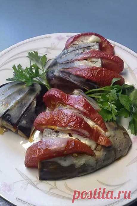 Лапы дракона. Запеченные баклажаны с помидорами.