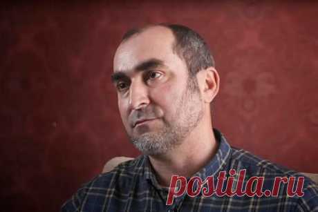 В Ингушетии юриста задержали за помощь сбежавшей от насилия в семье женщине. В Ингушетии юриста Магомеда Аламова задержали за помощь 28-летней женщине, сбежавшей от насилия в семье. Об этом сообщила член Совета по правам человека при президенте России (СПЧ) Ева Меркачева в Telegram-канале. Правозащитник отметила, что мужчина согласился подвезти беглянку и забрал ее из Назрани.