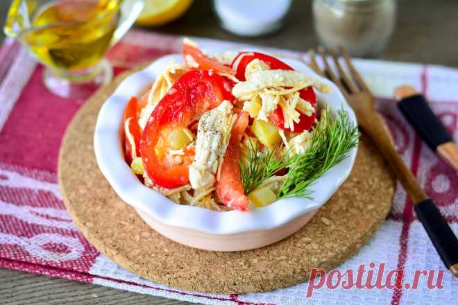 Салат «Коко Шанель» отличается своим изысканным вкусом и нарядным видом. Яркие овощи придают салату свежий аромат и неповторимый вкус.