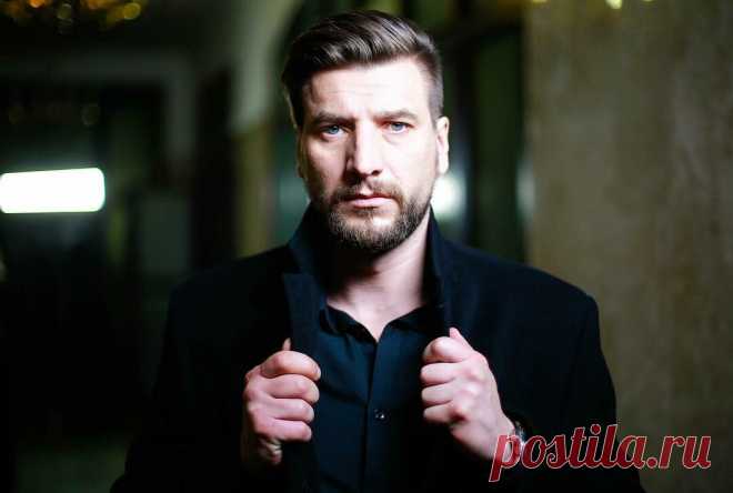 Александр Устюгов: как живёт знаменитый актёр и почему он ушёл от жены и дочки | КиноManya | Яндекс Дзен