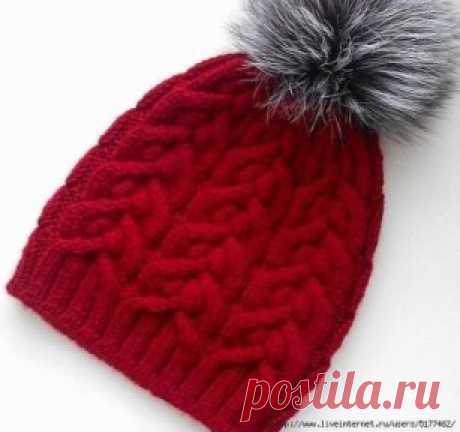 Шапочка Northern Lights
В схеме указаны и лицевые и изнаночные ряды.
Ширина косы 12 петли . В высоту повторяем с 1-го по 8 ряд.
Условные обозначения к схеме:
ПУСТАЯ КЛЕТОЧКА -лицевая ( лицевая в лицевых рядах, изнаночная — в 
изнаночных)
4 петли перекрестить налево( 2-е петли снять на вспом. спицу и оставит 
перед работой, 2 петли провязать лицевыми, затем 2-е петли со вспом. 
спицы лицевыми)
4 петли перекрестить направо (2 петли снять на вспом. спицу и оставить 
за работой, 2-е петли провяза