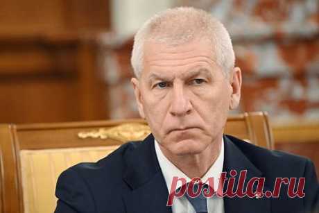 Министр спорта заявил о недопустимости обличения желающих поехать на ОИ россиян. Министр спорта России Олег Матыцин заступился за представителей страны, которые хотят поехать на Олимпийские игры 2024 года в Париж. Функционер заявил о недопустимости обличительной риторики в отношении таки спортсменов. «Мы единая спортивная семья, в этот сложный момент необходимо объединиться», — заявил он.