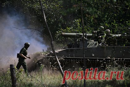 Российские бойцы одолели втрое превосходивших их солдат ВСУ и не понесли потерь. Четверо российских военнослужащих заняли удерживаемую украинскими бойцами позицию, уничтожив семерых солдат противника и не понеся при этом потерь. В этом им помогла новая тактика применения FPV-дронов, заявил Telegram-канал «Военный осведомитель». Успех был достигнут благодаря точности, уточняет канал.