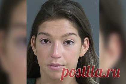 Невеста погибла в день свадьбы. В США невеста погибла в результате ДТП с пьяным водителем через несколько часов после свадьбы. Жених и двое других пассажиров получили серьезные травмы и были госпитализированы. Им предстоит множество операций. Водитель, находившийся в состоянии алкогольного опьянения, арестован и обвиняется в убийстве по халатности.