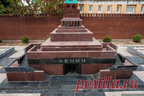 "Не  выходя со двора можно познать весь мир"  (с) Лао Цзе 
 
Сходили мы в Пекинский парк миниатюр (официальное название - Парк Мира). В этом парке представлены различные достопримечательности со всех уголков земного шара.

С этими парками вообще отдельная ис…