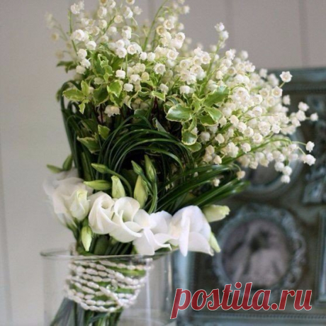 Чудесного времени суток, мои дорогие!

&quot;Любому сердцу, хочется весны,
Уютного и нежного заката,
Одной, но общей с кем-то, тишины,
Любимых глаз сейчас, а не когда-то…
Любому сердцу хочется тепла...
И ни к чему тут возраст, время года…
Какой бы ЖИЗНЬ холодной ни была,
Где есть, ЛЮБОВЬ